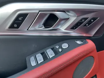 BMW XM 50e DAP PAP AHK Massage H K Iconic Glow HUD