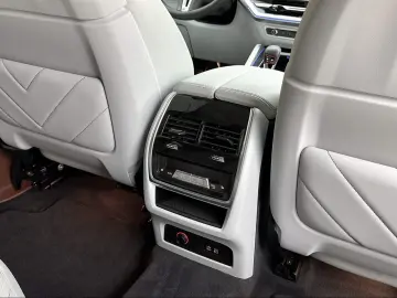 BMW XM 50e Massage AHK Driv.Assist.Prof Harman K