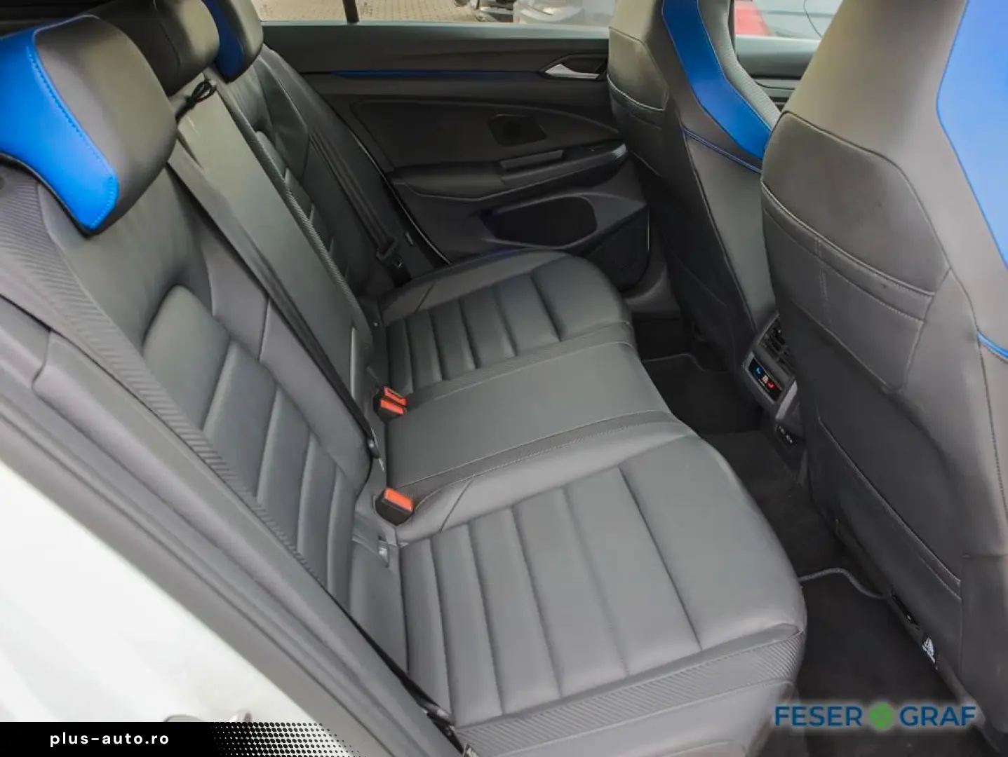 VW Golf 8 R Performance Leder Matrix Pano V-max 270