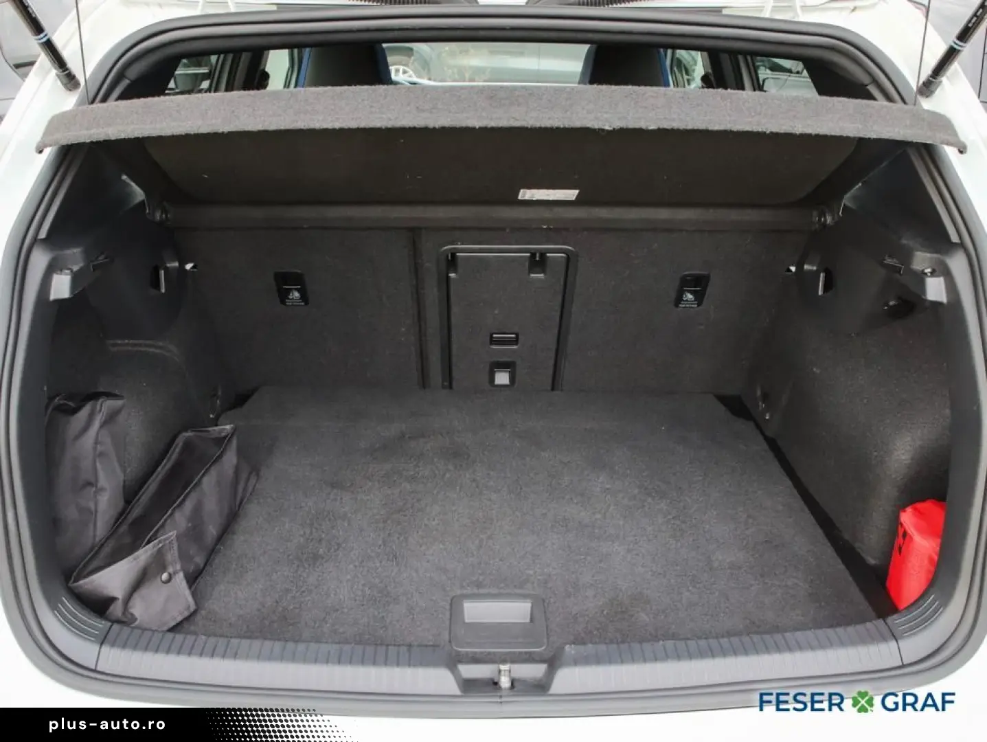 VW Golf 8 R Performance Leder Matrix Pano V-max 270