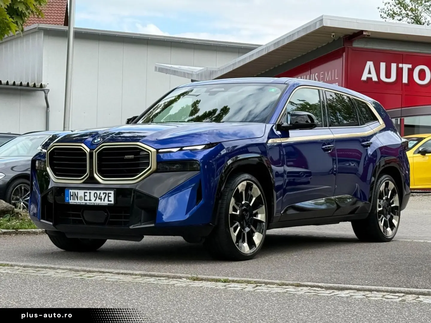 BMW XM Individual Marina Bay Blau Merino Leder