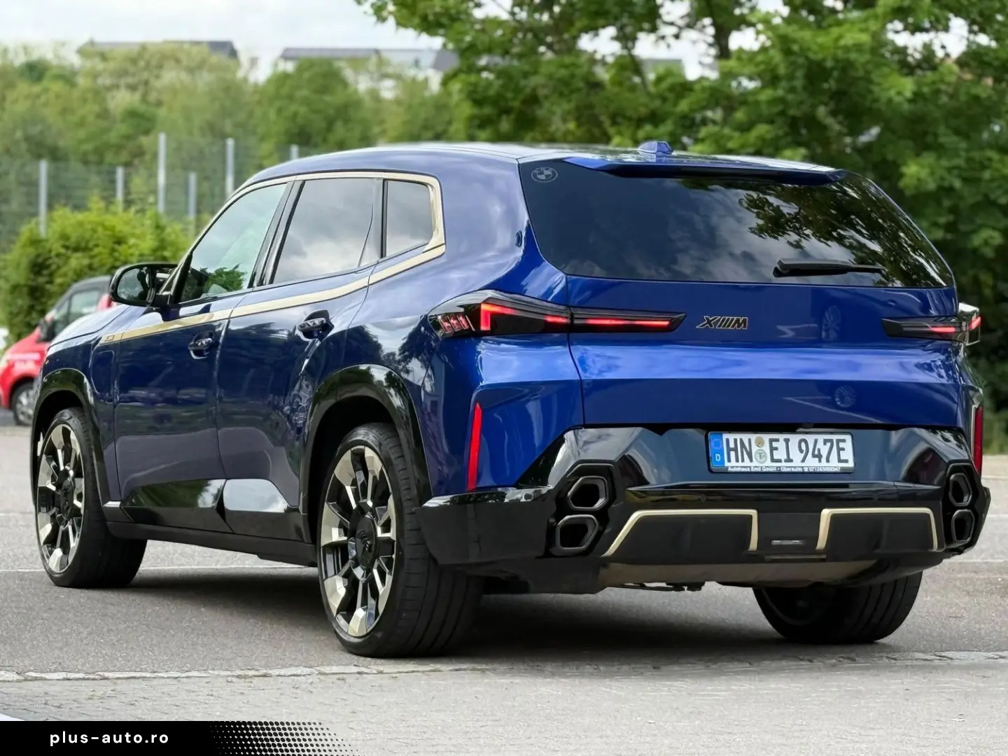 BMW XM Individual Marina Bay Blau Merino Leder