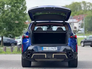 BMW XM Individual Marina Bay Blau Merino Leder