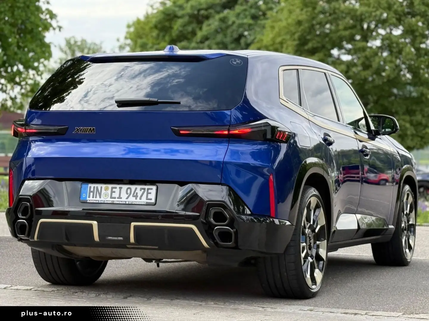 BMW XM Individual Marina Bay Blau Merino Leder