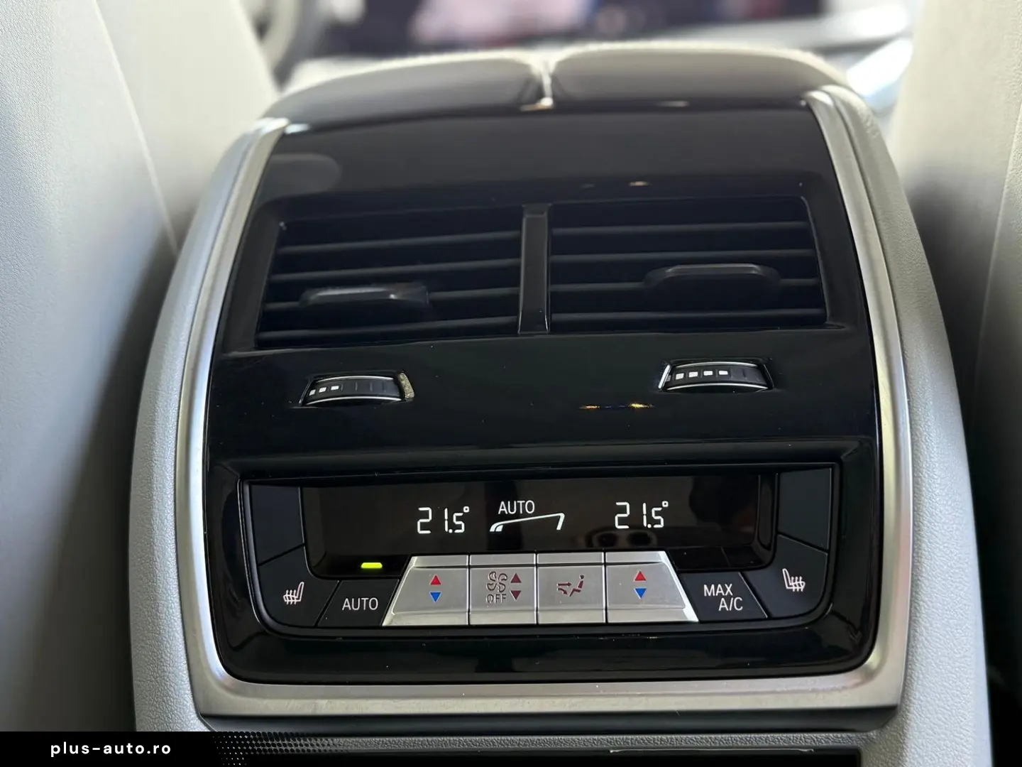 BMW XM Individual Marina Bay Blau Merino Leder