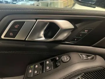 BMW X5 xDrive50e M Sport 22'' Pano IconGl &hellip;