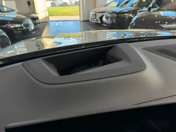 BMW X5 50e xDrive M-Sport  Carbon Luft Sky Pano AHK