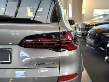 BMW X5 50e xDrive M-Sport  Carbon Luft Sky Pano AHK