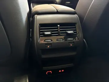 BMW X5 50e xDrive M-Sport  Carbon Luft Sky Pano AHK