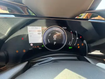 Lexus NX 350h Linia executivă  Bi-LED  360