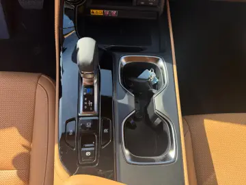 Lexus NX 350h Linia executivă  Bi-LED  360