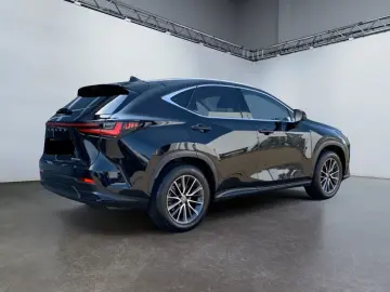 Lexus NX 350h Linia executivă  Bi-LED  360