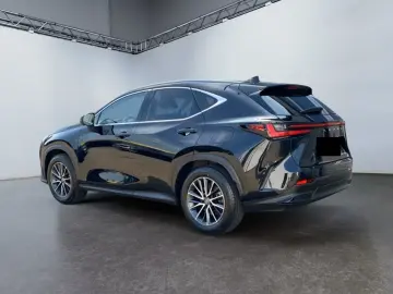 Lexus NX 350h Linia executivă  Bi-LED  360