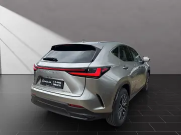Lexus NX 350h h 243 hp