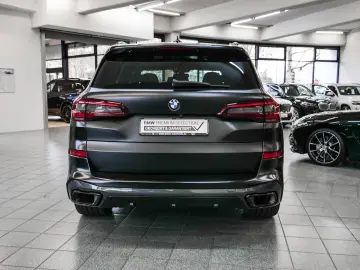BMW X5 xDrive40d M-Sport Aut Nav HuD Laser Pano B&W