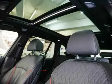 BMW X5 xDrive40d M-Sport Aut Nav HuD Laser Pano B&W