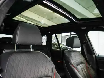 BMW X5 xDrive40d M-Sport Aut Nav HuD Laser Pano B&W