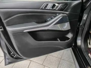 BMW X5 xDrive40d M-Sport Aut Nav HuD Laser Pano B&W