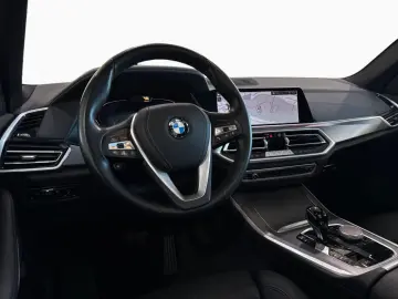 BMW X5 xD40d xLine DAProf 360  Pano AHK Laser