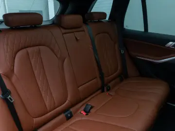 BMW X5 xD30d M Sport 360 Laser ACC SoftCl DAB 22Zoll