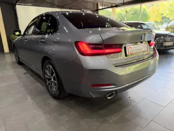 BMW 320 i Limousine  HEAD-UP   KAMERA   MEMORY   LED