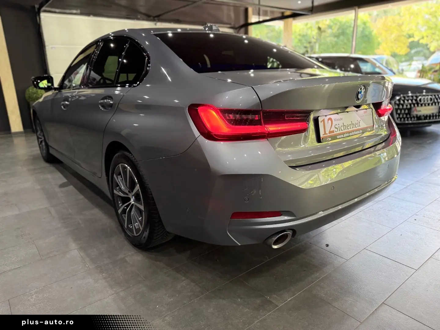 BMW 320 i Limousine  HEAD-UP   KAMERA   MEMORY   LED