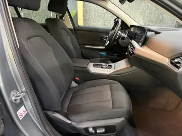 BMW 320 i Limousine  HEAD-UP   KAMERA   MEMORY   LED