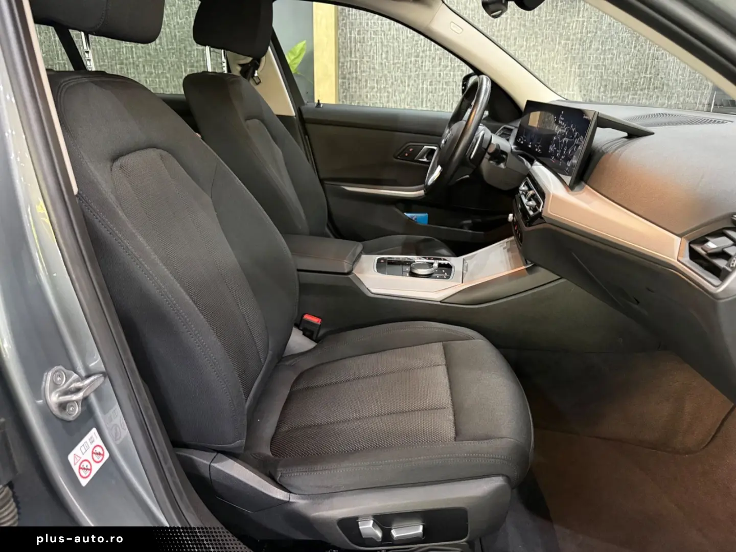 BMW 320 i Limousine  HEAD-UP   KAMERA   MEMORY   LED