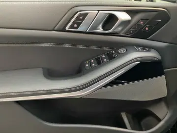 BMW X5 xDrive30d M Sport Pro HUD Pano LC Pro H K STH