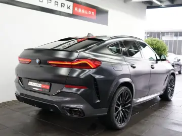 BMW X6 M50 i Frozen-BLACK BOWERS M-SITZE MEGA-SPEC!!