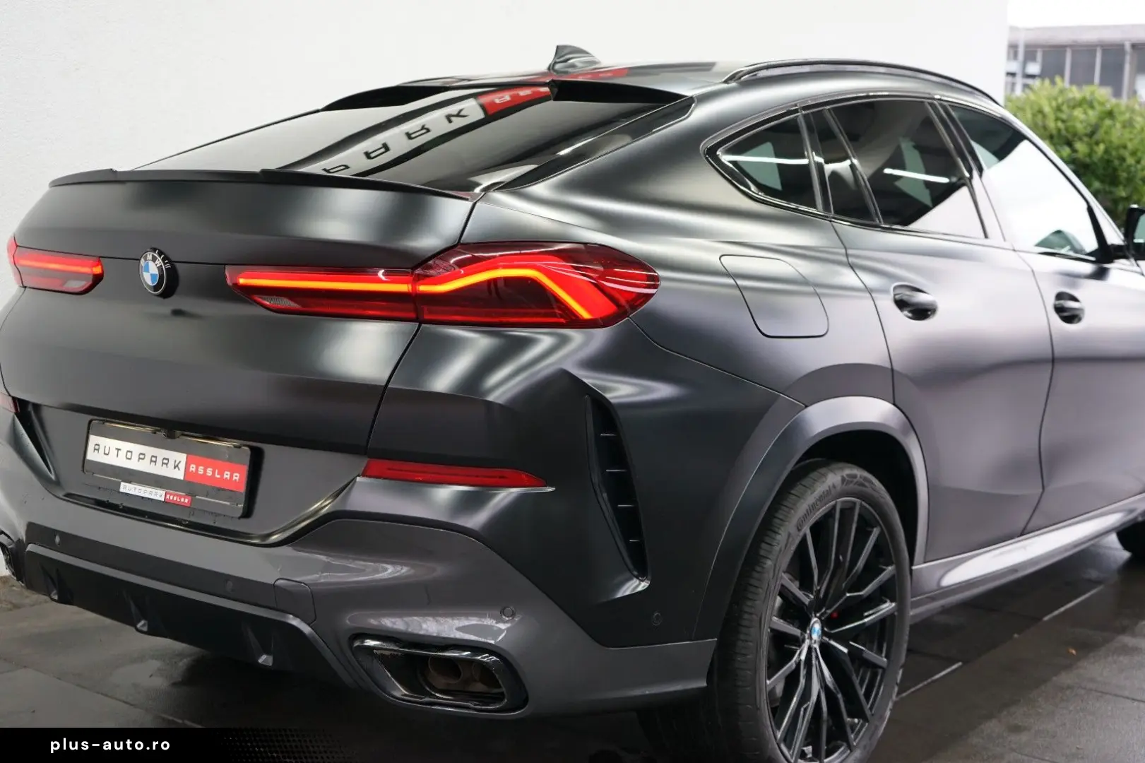 BMW X6 M50 i Frozen-BLACK BOWERS M-SITZE MEGA-SPEC!!