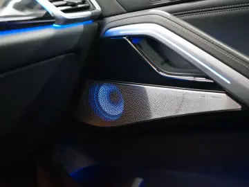 BMW X6 M50 i Frozen-BLACK BOWERS M-SITZE MEGA-SPEC!!