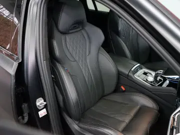 BMW X6 M50 i Frozen-BLACK BOWERS M-SITZE MEGA-SPEC!!