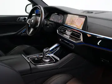 BMW X6 M50 i Frozen-BLACK BOWERS M-SITZE MEGA-SPEC!!