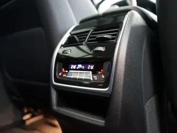 BMW X6 M50 i Frozen-BLACK BOWERS M-SITZE MEGA-SPEC!!