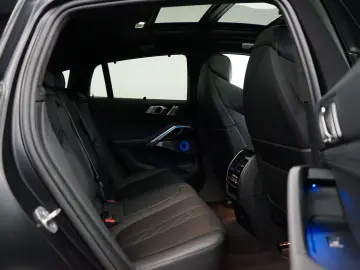 BMW X6 M50 i Frozen-BLACK BOWERS M-SITZE MEGA-SPEC!!