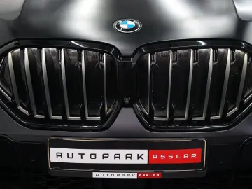 BMW X6 M50 i Frozen-BLACK BOWERS M-SITZE MEGA-SPEC!!