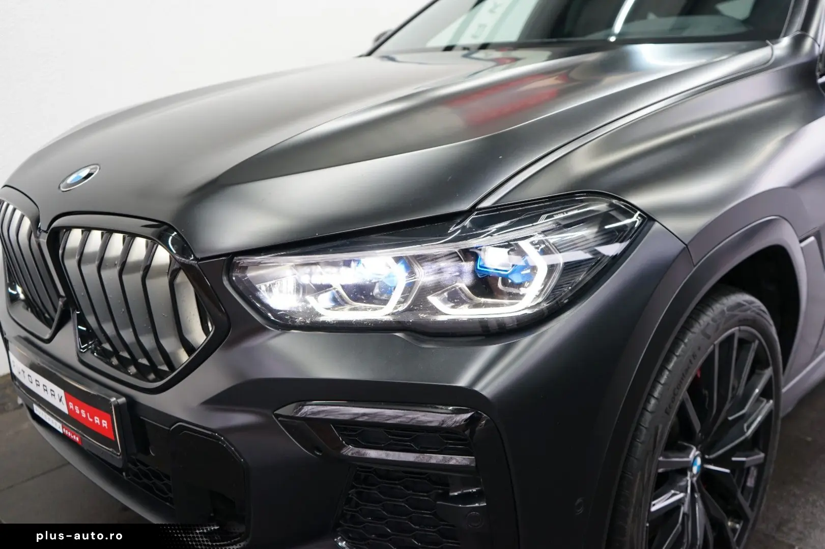 BMW X6 M50 i Frozen-BLACK BOWERS M-SITZE MEGA-SPEC!!