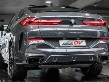 BMW X6 M50i Individual Carbon M Sitze PanoSKY Iconic