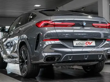 BMW X6 M50i Individual Carbon M Sitze PanoSKY Iconic