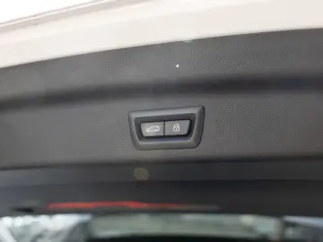 BMW X1 xDrive30 M-Sport AHK HUD 360  LED NAVI SHZ