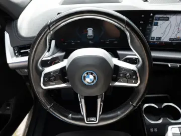 BMW X1 xDrive30 M-Sport AHK HUD 360  LED NAVI SHZ