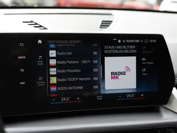 BMW X1 xDrive30 M-Sport AHK HUD 360  LED NAVI SHZ