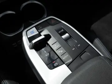 BMW X1 xDrive30 M-Sport AHK HUD 360  LED NAVI SHZ