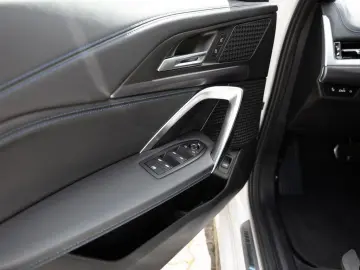 BMW X1 xDrive30 M-Sport AHK HUD 360  LED NAVI SHZ