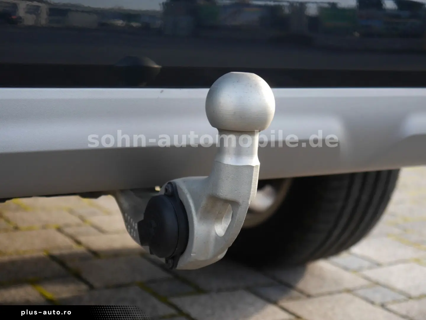 BMW X1 18 i sDri xLine Panorama ACC HUD LED AHK 360