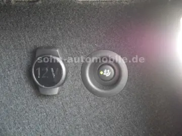 BMW X1 18 i sDri xLine Panorama ACC HUD LED AHK 360