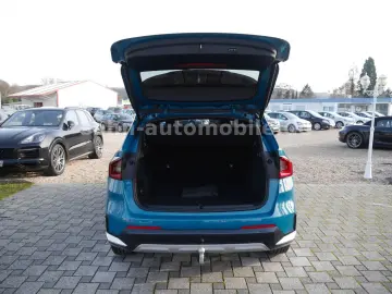 BMW X1 18 i sDri xLine Panorama ACC HUD LED AHK 360