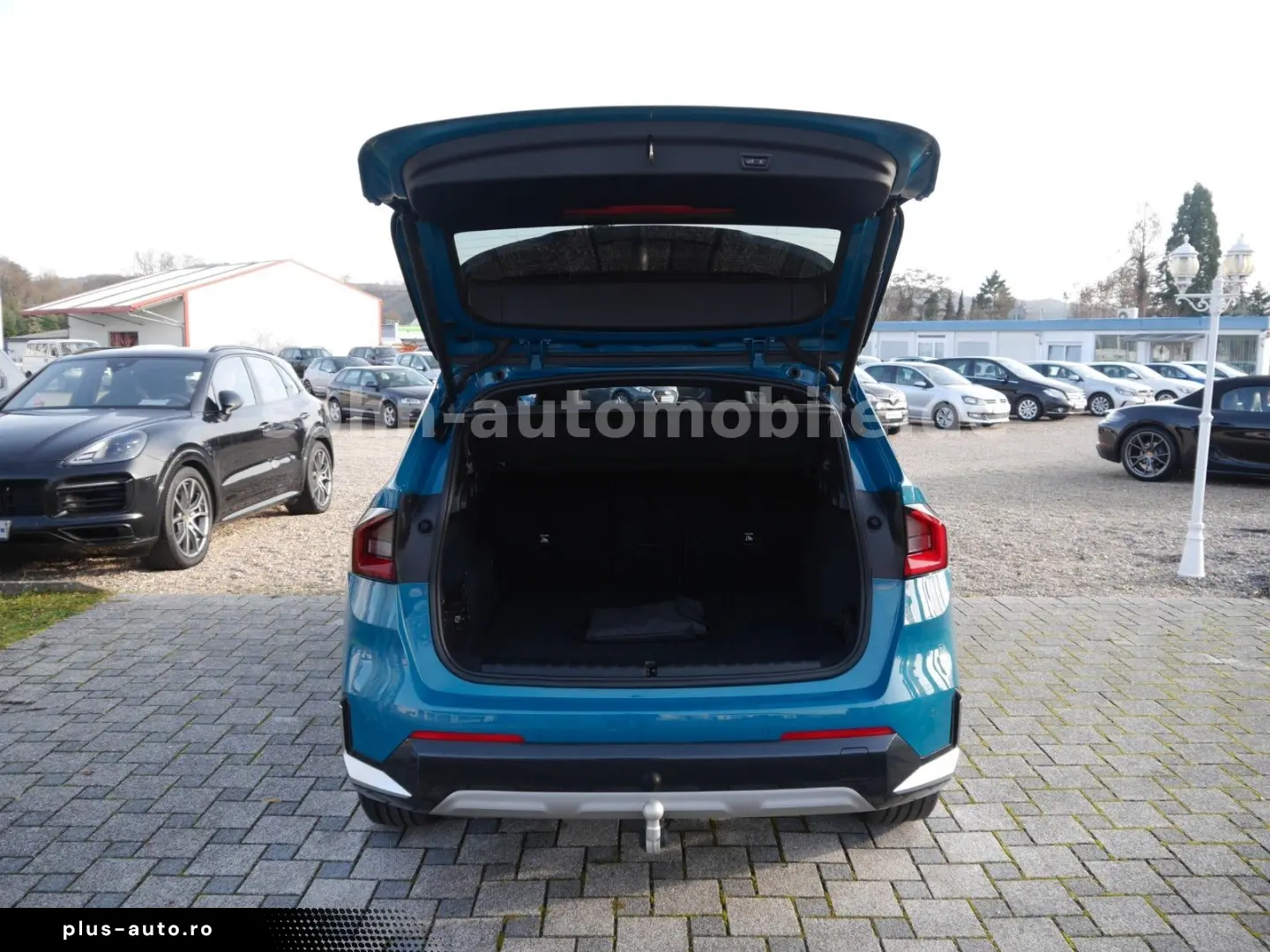 BMW X1 18 i sDri xLine Panorama ACC HUD LED AHK 360