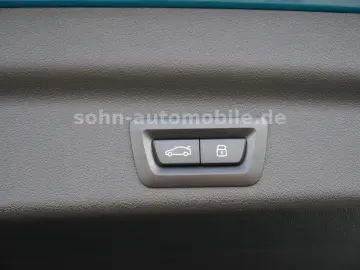 BMW X1 18 i sDri xLine Panorama ACC HUD LED AHK 360